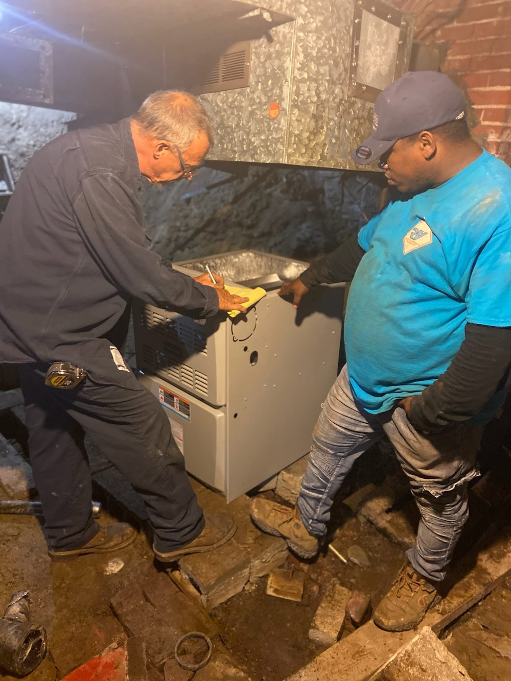 DLC’s Free Heat Pump Training Is Building a Clean Energy Workforce